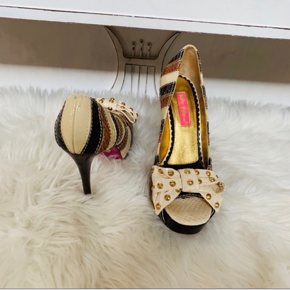 Betsey Johnson Heels Size 7 - Picture 4 of 5